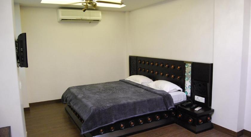 Hotel Walnut Castle